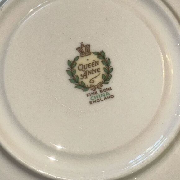 Vintage Queen Anne Fine Bone China Teacup, Saucer, & Tea Plate Trio Pastel green - Picture 7 of 8